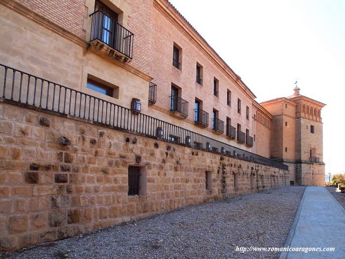 LADO OCIIDENTAL DEL PARADOR